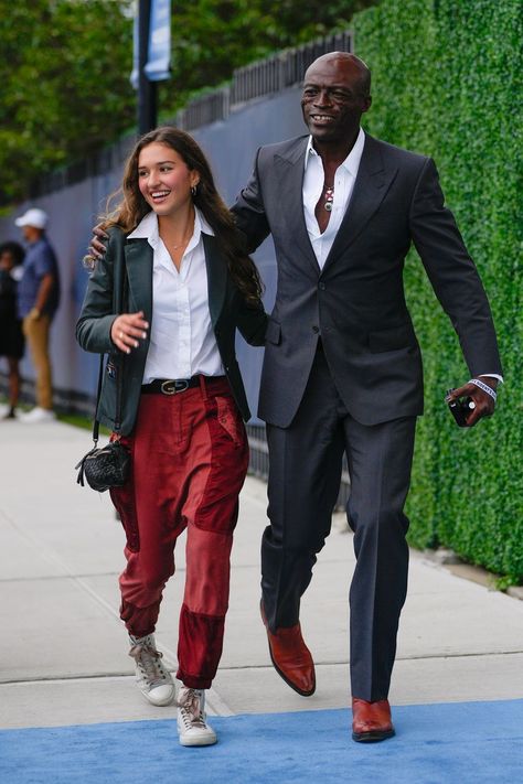 Celebrities Attend The 2023 US Open Tennis Championships - Day 1 Us Open Outfit Tennis New York, Us Open Outfit Tennis Spectator, Us Open Outfit, Us Open Tennis, Outfits Nyc, Olympic Swimmers, Gloria Steinem, Tennis Championships, Jewish Culture