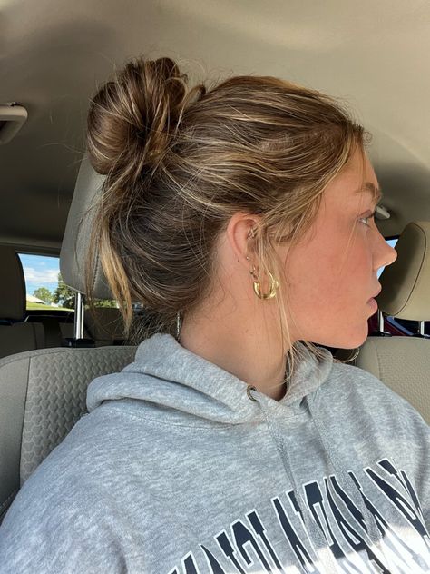 earrings | piercings | bun | hair Beach Messy Bun, Airport Hair, Hairstyles With Accessories, Hairstyles For Blondes, Airport Hairstyles, Hoodie Hairstyles, Hair In Bun, Bubble Braid Hairstyles, Bun Outfit