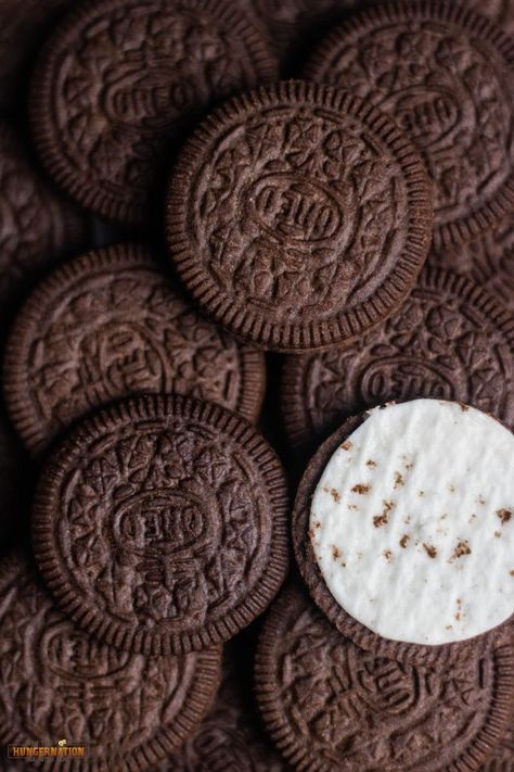 Oreo Biscuits Photography, Oreo Photography Ideas, Oreo Aestethic, Biscuit Photography, Oreo Biscuits, Education Poster Design, Jewelry Product Shots, Food Art Photography, Perspective Photography