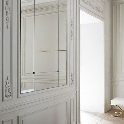 {a glimpse: beautiful balmain} :: This Is Glamorous Mirror Wall Moulding, Wall Moulding Mirror, Classic Mirror Wall, Mirror Molding, Bouquets Of Roses, Mirror Detail, Joseph Dirand, Velvet Chairs, Restroom Design