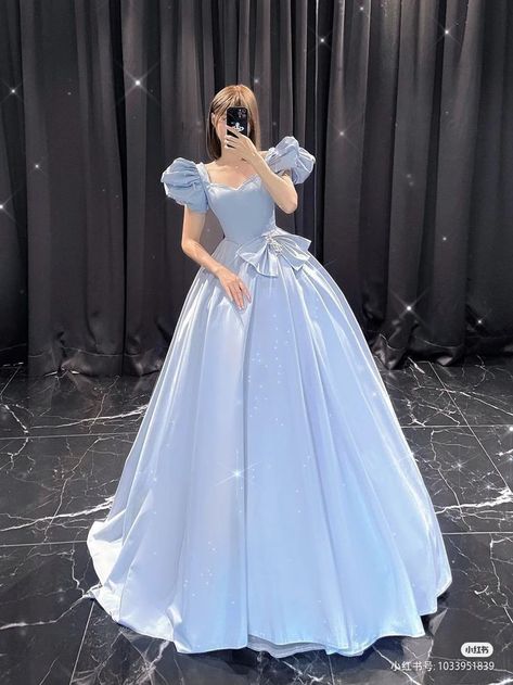 Beautiful Gown Designs, Stunning Prom Dresses, Disney Princess Dresses, Belle Dress, Princess Gown, Cinderella Dresses, Dream Wedding Ideas Dresses, Party Wear Indian Dresses, Dinner Dress