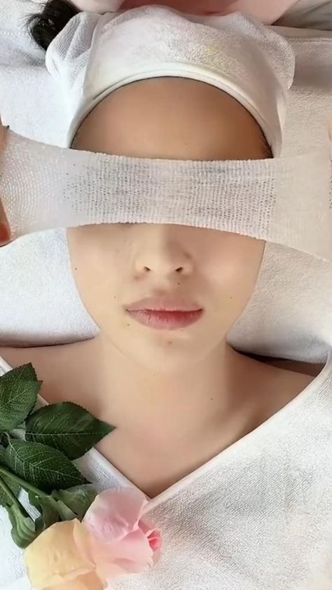 Facial Massage for Rosy Cheeks and Healthy Complexion #SmoothOutFineLines #WrinkleFreeBeauty #YouthfulComplexion #FirmAndTighten #WrinkleTreatmentGoals Beauty Without Makeup, Facial Massage Techniques, Beauty Skin Quotes, Skin Care Pictures, Facial Massage Routine, Skin Facts, Relaxing Night, Best Face Masks, Skin Advice