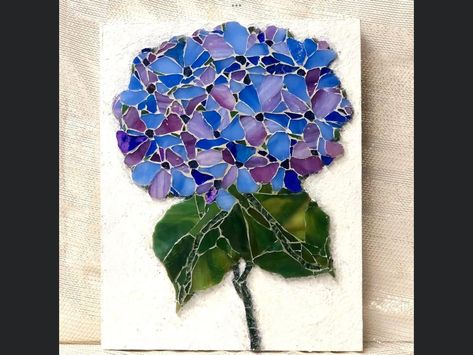 Hydrangea Mosaic, Mosaic Windows, Stained Glass Mosaic Art, Mosaic Garden Art, Mosaic Art Projects, Glass Mosaic Art, Mosaic Pictures, Mosaic Flowers, Mosaic Ideas