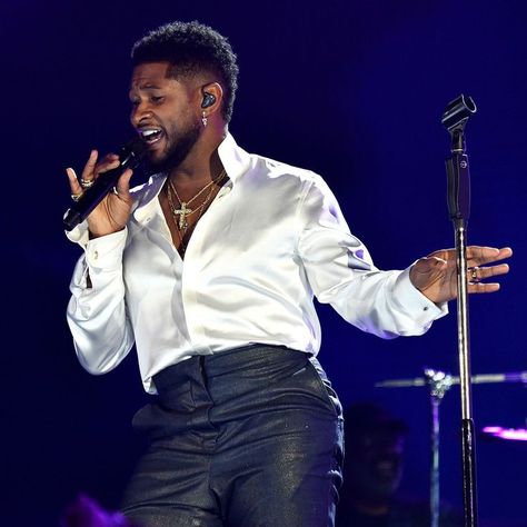 USHER Stylish Celebrities, Old And New, Chef's Jackets, Musician, Mens Outfits, Celebrities, Music