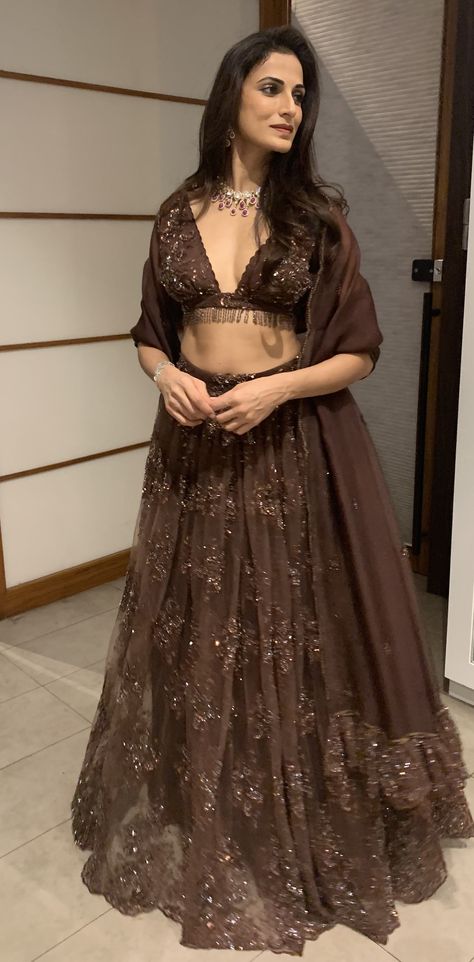 Brown Colour Lehenga Combination, Brown Lehenga Combination, Brown Lehangas, Chocolate Colour Lehenga, Brown Lehnga Outfit, Coffee Colour Lehenga, Brown Colour Lehenga, Brown Lehenga Chocolate, Shadi Outfits