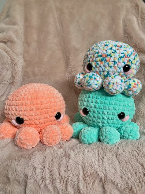 Big Crochet Octopus, Crochet Plush Octopus, Crochet Plushies Animals, Cute Crochet Animals Easy, Summer Crochet Plushies, Huge Crochet Plushies, Blue Things To Crochet, Toys Quotes, Plushie Crochet