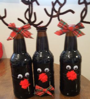 Como hacer un reno reciclando una botella Inexpensive Christmas Gifts, Inexpensive Christmas, Christmas Gifts To Make, Tacky Christmas, Christmas Crafts To Make, Easy Christmas Crafts, Christmas Wine, Homemade Christmas Gifts, Winter Crafts