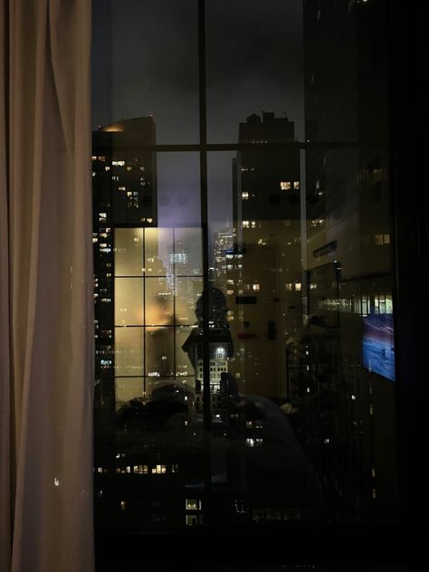 #nyc #aesthetic #coupleicons City Walk Aesthetic, Nyc Room Aesthetic, New York Penthouse Aesthetic, New House Keys Aesthetic, Penthouse Aesthetic, Nyc Life Aesthetic, Living In A Hotel, Nyc Rooms, Nyc Penthouse