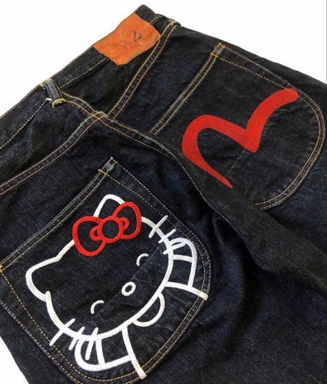 Hello Kitty Jeans, Custom Jeans Diy, Painted Clothes Diy, Kitty Clothes, Hello Kitty Clothes, Diy Clothes Design, Custom Jeans, Painted Jeans, Painted Clothes