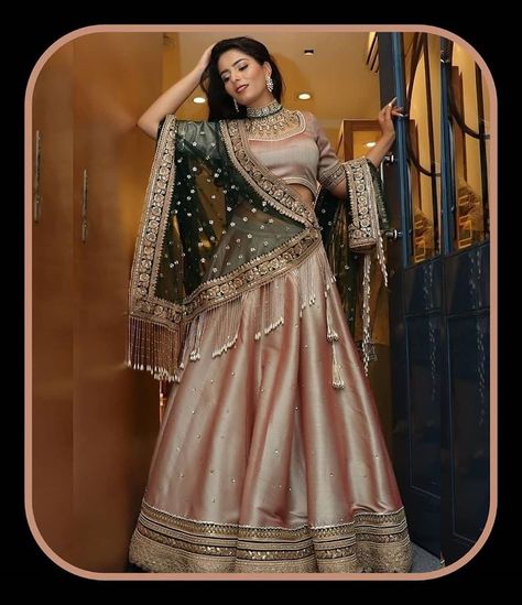 Simple Lehenga, Lehenga Saree Design, Indian Outfits Lehenga, Wedding Lehenga Designs, Lehenga Designs Simple, Indian Bride Outfits, Lehenga Blouse Designs, Traditional Indian Dress, Indian Dresses Traditional