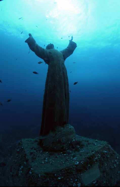 Cristo degli Abissi aka Christ of the Abyss, San Fruttuoso, Liguria :  So, whether you eat or drink, or whatever you do, do everything for the glory of God. -1 Corinthians 10:31(NRSC) Christ Of The Abyss, For The Glory Of God, Miracles Of Jesus, The Glory Of God, Glory Of God, The Abyss, Sacred Places, Summer Wallpaper, The Glory