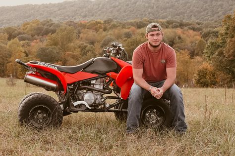 Four Wheeler Senior Pictures, Senior Pictures With Four Wheeler, Grad Session, Senior Photos Boys, Boy Graduation, Four Wheeler, Pic Inspiration, Male Senior Pictures, Pic Poses