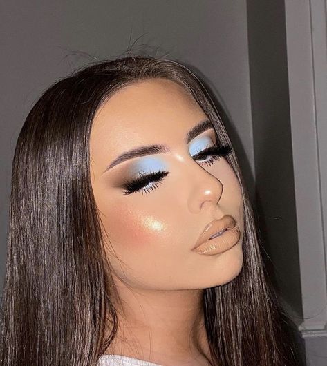 Light Blue Inner Corner Eyeshadow, Blue And Brown Makeup Looks, Blue Make Up For Brown Eyes, Blue Birthday Makeup, Dusty Blue Makeup Look, Blue And White Makeup Looks, Sky Blue Makeup Look, Blue Eyeshadow Brown Eyes, Baby Blue Eye Makeup