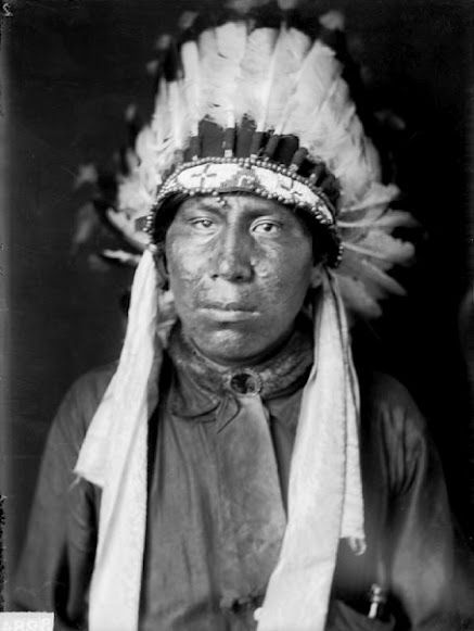 Oscar Whetstone - Oglala – 1907 Blackfoot Tribe, Blackfoot Indian, Native American Chief, Native American Images, Indian Pictures, American Photo, Native American Pictures, Native American Photos, Indian Tribes