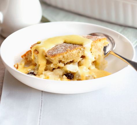 Eve's pudding Eves Pudding Recipes, Eve’s Pudding, Eve's Pudding, School Puddings, Apple Sponge Pudding, Eves Pudding, Butterscotch Pudding Recipes, Jam Roly Poly, Bakewell Tarts