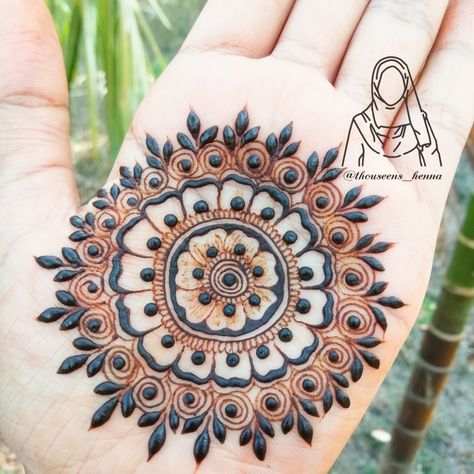 Mango Design Mehendi, Thouseens Henna Simple, Mahandi Desgin Easy And Simple, Mandala Mehandi, Pakistani Mehndi Design, Thouseens Henna, Tikki Mehndi, Round Mehndi Design, Mehandhi Designs