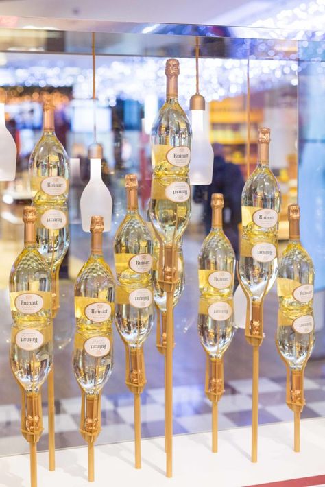 Moet Hennessy, Brand Activation Ideas, Champagne Brands, Charles De Gaulle Airport, Travel Retail, Remy Martin, Target Holiday, Champagne Bar, Experiential Marketing