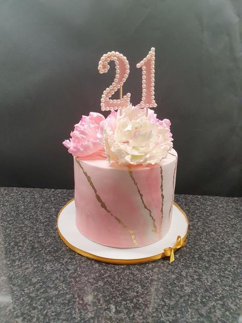 Custom 21st Birthday Cakes, 21dt Birthday Cake Ideas, Sparkly Birthday Cake For Women, Cake Idea For 21st Birthday, 21 Birthday Cake For Girls Turning 21, Pink And Gold 21st Birthday Cake, 21st Birthday Cake Classy, 21st Birthday Cakes For Girls Turning 21 Classy, 21st Birthday Cake Designs