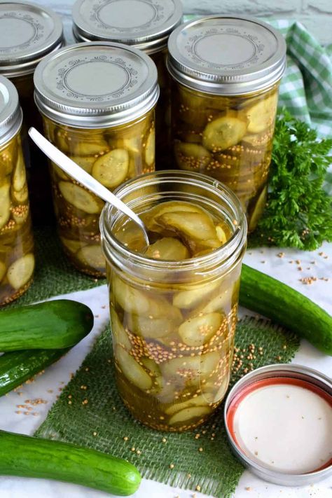 Sweet Sandwich Pickles - Lord Byron's Kitchen Best Sweet Pickle Recipe, Canning Sweet Pickles, Pickle Ideas, Sweet Pickles Homemade, Pickle Relish Recipe, Lemon Pickle Recipe, Pickle Juice Uses, Pickling Cucumbers Recipe, Pickled Sweet Peppers