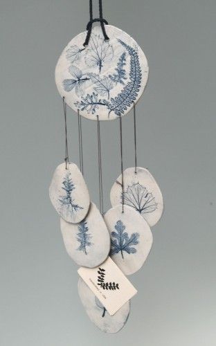 Clay Windchimes, Ceramic Chimes, Ceramic Windchime, Wind Chimes Diy, Ceramic Wind Chimes, Chimes Diy, Carillons Diy, Pinch Pot, Air Dry Clay Projects