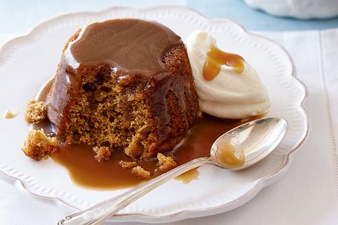 Toffee Pudding Cake, Sticky Toffee Pudding Cake, Nut Free Desserts, English Desserts, Date Pudding, Toffee Sauce, Toffee Pudding, Sticky Toffee Pudding, Sticky Toffee