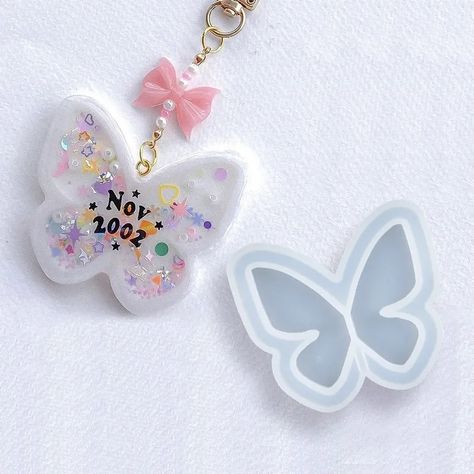 Butterfly Epoxy Resin Mold Crystal Quicksand Silicone Mold Resin Shaker Mold Butterfly Keychain DIY Jewelry Making Resin Crafts - AliExpress Making Silicone Molds, Butterfly Keychain, Diy Butterfly, Bear Paws, Diy Keychain, Resin Molds, Uv Resin, Silicone Mold, Diy Jewelry Making