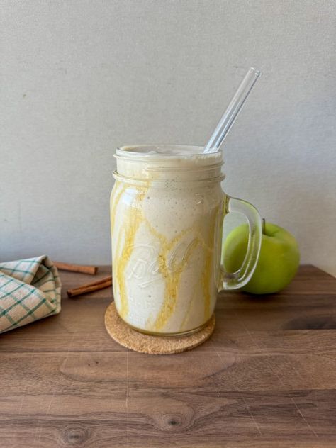 Caramel Apple Protein Smoothie - My Protein Pantry Apple Protein Smoothie, Apple Protein Shake, Banana Protein Smoothie, Post Workout Drink, Vanilla Smoothie, Snack Smoothie, Light Breakfast, My Protein, Banana Protein