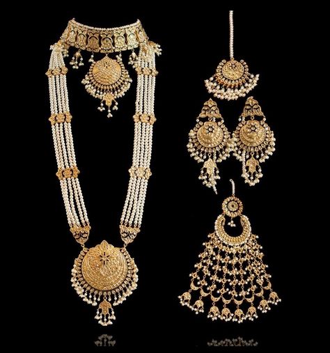 Luxury Temple Jewelry Bridal Sets With Stone Work, Luxury Chandbali Necklace For Wedding, Luxury Festive Mala With Meenakari, Luxury Meenakari Danglers For Formal Events, Luxury Gold Fusion Jewelry Sets, Luxury Gold Sets With Zari Weaving, Luxury Temple Jewelry Sets With Intricate Design, Luxury Temple Jewelry Sets As Gifts, Luxury Long Gold Sets