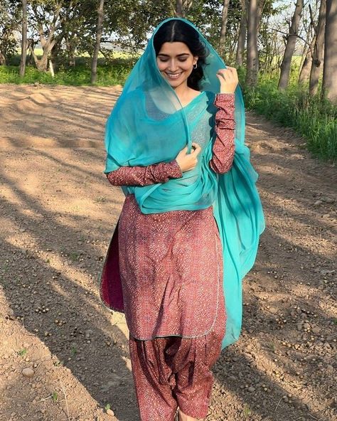 Paint Suit Design For Women, Nimrat Khaira Suits, Simple Indian Suits, Nimrat Khaira, Trendy Outfits Indian, Simple Style Outfits, Beautiful Casual Dresses, Traditional Indian Dress, Punjabi Dress