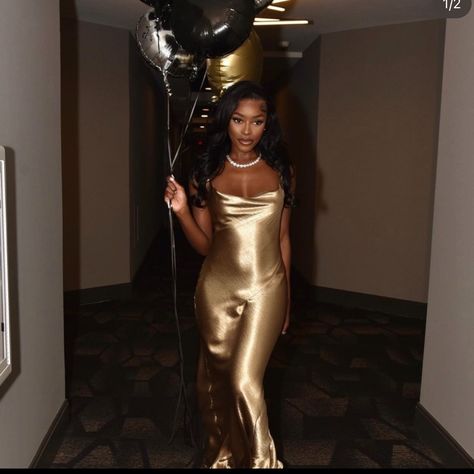 Cute Birthday Dress Never Wore Still In Packaging Size Small Gold Birthday Outfit, Gold Homecoming Dress, Winter Birthday Outfit, Birthday Dress 21st, Black Women Dress, Champagne Dress, Golden Dress, Birthday Fits, Cute Birthday Outfits