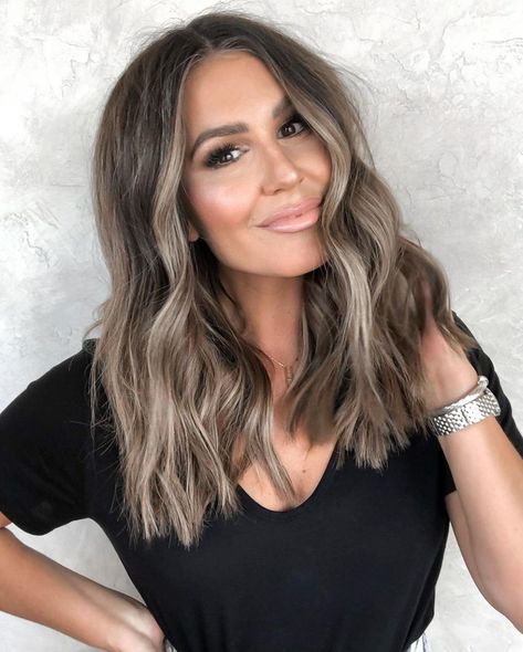 Chrissy Rasmussen on Instagram: “English Toffee 🤎 or Creme Brûlée 💛⁉️ @holliewdwrd w/ @habitextensionmethod @thatperfectblend” Creme Brûlée, English Toffee, Balayage Blonde, Brown Hair Balayage, Ombré Hair, Penteado Cabelo Curto, Salon Hair, Hair Color And Cut, Hair Color Balayage