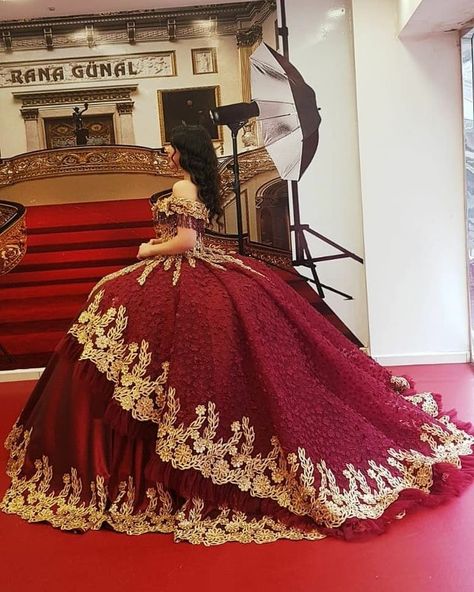 Quince Red Dress With Gold, Quincenera Dresses Maroon, Red Flower Quinceanera Dresses, Maroon 15 Dresses Quinceanera, Red Quinceanera Dresses Long Sleeve, Red Gold Quince Dress, Burgundy Xv Dresses, Burgundy Quinceanera Dresses Mexican, Quince Dresses Burgundy And Gold