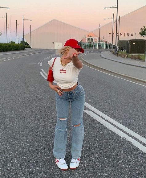 Clothing inspos ✨’s Instagram post Basic White Girl Outfit, Balance Outfit, White Girl Outfits, Girly Style Outfits, New Balance Outfit, Flower Photoshoot, Outfit Inspired, Cute Lazy Outfits, Roblox Outfit