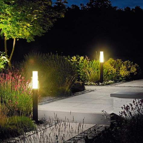 Garden Outdoor Lighting Ideas For Your Little Paradise Garden Lighting Bollards, Rustic Garden Lighting, Patio House, Garden Lighting Design, Modern Garden Lighting, Outdoor Path, Outdoor Path Lighting, Outdoor Garden Lighting, Front Yards