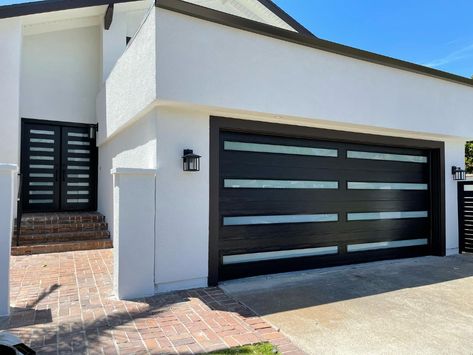 Black Modern Garage Door, Modern Garage Doors Ideas, Coastal Garage, Garage Door Modern, Modern Garage Door, Enchanted House, Black Garage Door, Unique Garage Doors, Contemporary Garage Doors