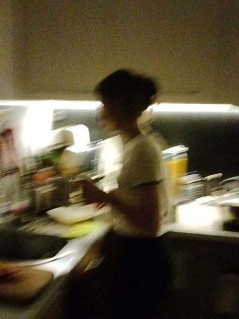 girl in the kitchen in the dark blurry light aesthetic cooking with friends idk have a nice day bye summer Cooking Dark Aesthetic, Dark Cooking Aesthetic, Girl Cooking Aesthetic, Cooking With Friends, Aesthetic Cooking, Blurry Lights, Cooking Aesthetic, Light Aesthetic, Dump Ideas