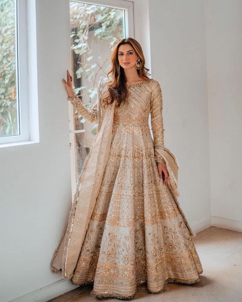 🔥RESTOCKED ALERT🔥 @zahramallik dons one of the favourites, MNR #moti. 👗Mohsin Naveed Ranjha 🛍 Saffana.pk #mnr #mnrdesignstudio… | Instagram Lehenga Color Combinations, Modern Lehenga, Mehendi Dress, Mohsin Naveed Ranjha, Lehenga Online Shopping, Lehenga Pattern, Red Bridal Dress, Motif Embroidery, Nikkah Dress