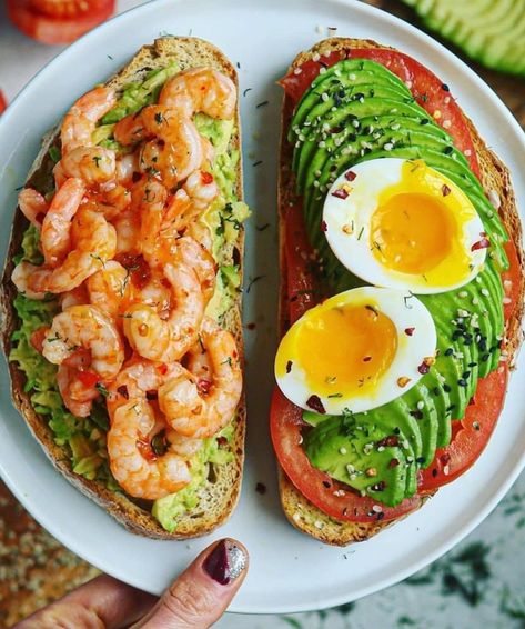 Sweet Chili Shrimp, Chili Shrimp, Tomato Avocado, Keto Cookbook, Sweet Chili Sauce, Avocado Recipes, Toast Recipes, Sweet Chili, Keto Diet Recipes