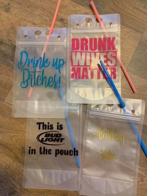 Circuit Gifts, Daiquiri Bar, Freakshakes Recipe, Simple Cocktails, Food Utensils, Bake Sale Packaging, Drink Pouches, Drink Bag, Food Business Ideas