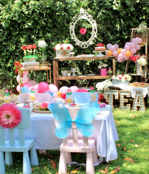 Kids Garden Party Playdate! Bright and fun for summer! Check out my blog post for details! #kidsparty Garden Party 3rd Birthday, Garden Party Ideas For Kids, Fairy Garden 5th Birthday Party, Kids Garden Party, Butterfly Fairy Garden Birthday Party, Kids Gardening Party, Backyard Kids Party, Toddler Garden, Kindergarten Party