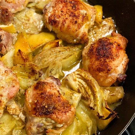 Chicken With Fennel, Fennel Recipes, One Pan Meal, Roasted Fennel, Baked Roast, One Pan Chicken, Chicken Dish, One Pan Meals, Cooking Together