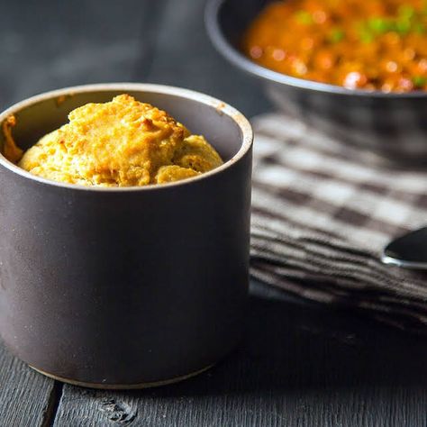 Simple Cornbread in a Mug with Cornmeal, Gluten, Salt, Baking Powder, Maple Syrup, Butter, Water. Cornbread In A Mug, Simple Cornbread Recipe, Simple Cornbread, Easy Cornbread Recipe, Delicious Cornbread, Bowl Of Chili, Gluten Free Cornbread, Cornbread Easy, Red Beans And Rice