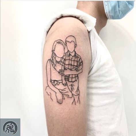 Fine line family portrait in the arm Line Tattoo Family, Minimal Line Art Tattoo, Minimalist Line Tattoo, Ears Tattoo, Tattoo Pet, Grandma Tattoos, Tattoo Svg, Tattoo Linework, Line Art Tattoo