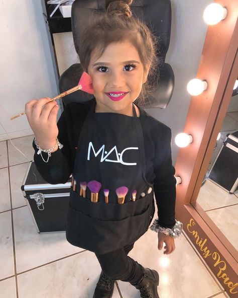 Career day  #MakeupArtist... Artist Career Day Costume, Easy Career Day Costumes For Kids, Funny Career Day Costumes, Career Dress Up Day At School, Career Day Outfit Ideas, Kids Career Day Costumes Ideas, Career Costumes For Kids, Career Day For Kids, Career Day Costumes For Kids