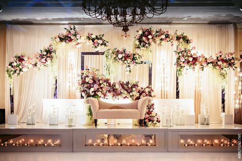 Reception Decorations Indian Stage Indoor, Indian Reception Backdrop Wedding Stage, Floral Stage Decoration For Wedding, Varmala Stage Decor Indoor, Reception Stage Decor Indoor, Wedding Backdrop Decorations Receptions, Indoor Engagement Decorations, Indian Wedding Backdrop Decorations, Wedding Stage Backdrop Elegant