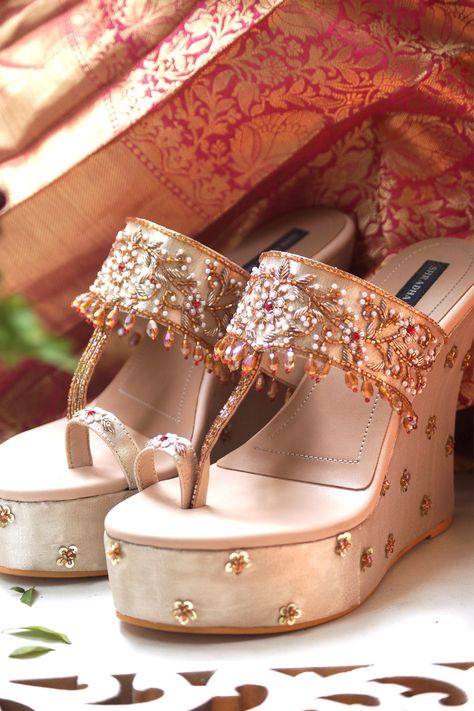 Bridal Heels Indian Weddings, Bridal Heels Indian, Bride Footwear, Heels Indian, Bridal Sandals Heels, Indian Wedding Bride, Fashion D, Bridal Sandals, Bridal Heels