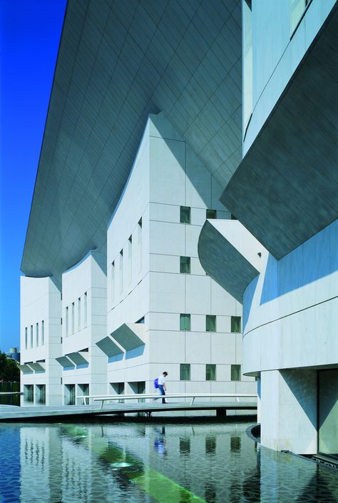 Cite de la Musique West Wing, Paris Christian de Portzamparc, 1990. Image © Nicolas Borel Architect Day, Christian De Portzamparc, Architecture Facade, Paris Architecture, Archi Design, Unique Buildings, The Architect, An Architect, Paris City