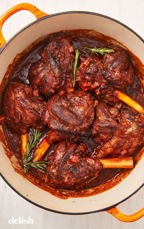 Easy Lamb Shank Recipe, Easy Holiday Dinner Recipes, Braised Lamb Shanks Recipe, Shanks Recipe, Lamb Shank Recipe, Holiday Dinner Recipes, Braised Lamb Shanks, Lamb Shank, Lamb Chop Recipes