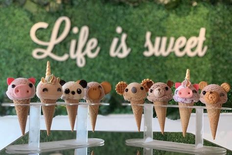 La Michoacana Ice Cream, Acai Ice Cream, Homemade Ice Cream Bars, Tropical Ice Cream, Ice Cream Ideas, Churro Ice Cream Sandwich, Dessert Taco, Donut Ice Cream, Chicago Eats