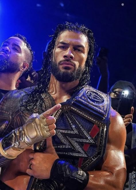 Roman Reigns Smile, Roman Reigns Shirtless, Roman Reigns Wwe Champion, Wwe Superstar Roman Reigns, Wwe Roman Reigns, Wwe Champions, Surprising Facts, Big Dog, Wwe Wrestlers